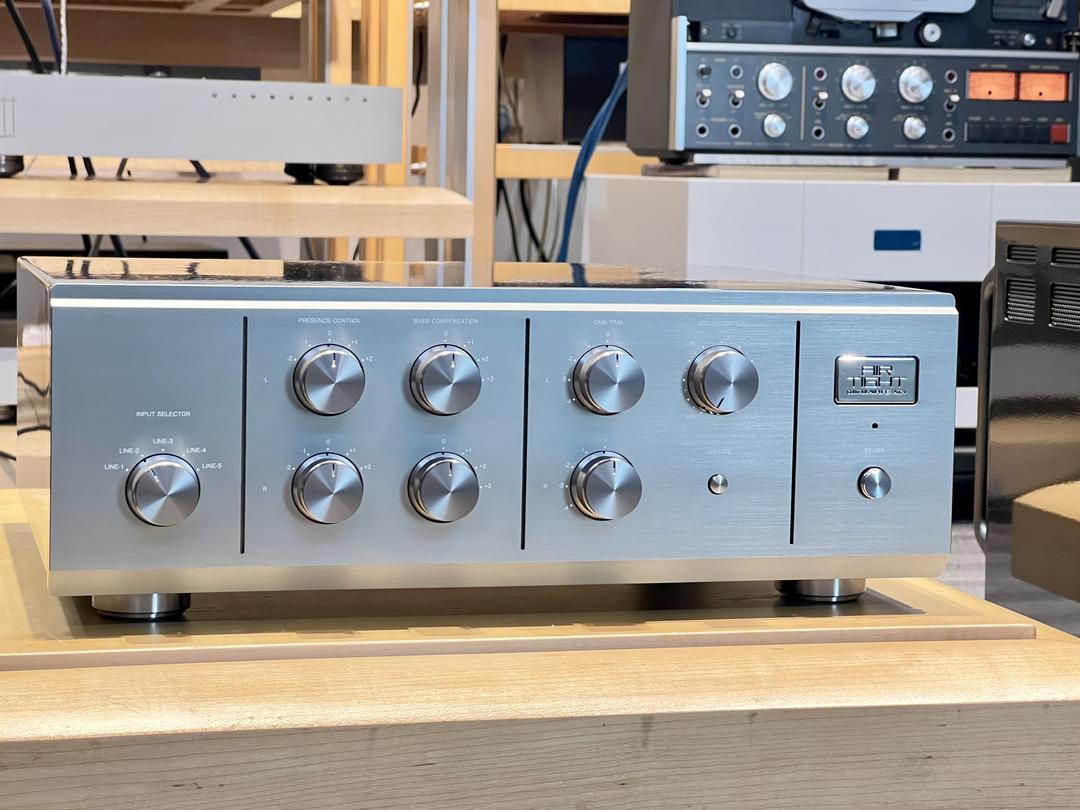 Air Tight ATC-7 Preamplifier