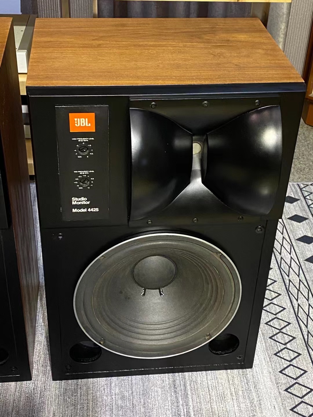 jbl 4425 號角監聽音箱